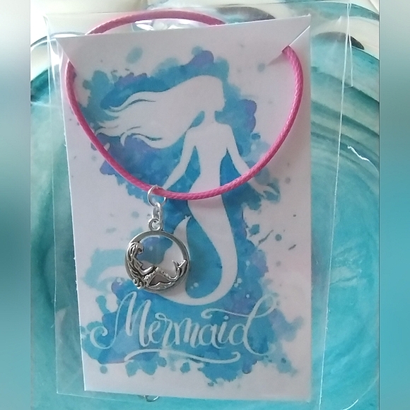 New in Package Mermaid Necklace - Picture 5 of 7